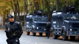 Во Франции на новые протесты выйдут "желтые жилеты" и профсоюзы