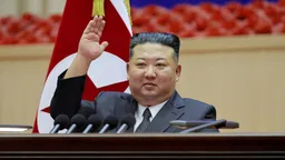 金正恩过鸭绿江为何转了一圈就返回了