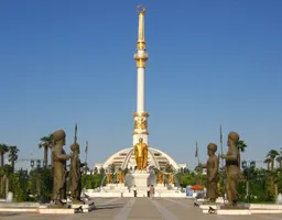 Президента Туркменистана поздравили с Днем независимости «по старому стилю»