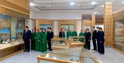 Осенние каникулы в Туркменистане наполнили конкурсами и экскурсиями