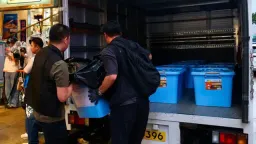 香港国安搜查两间独立书店，拘捕5人涉售卖“煽动”书籍