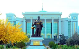 Театры Туркменистана открыли осенний сезон премьерами
