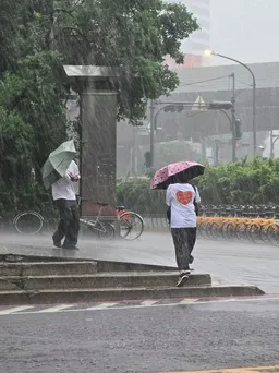 今起至周末全台多雨 下周水氣減少 可望迎來好天氣