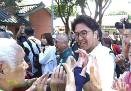 蔣萬安獲贈甘蔗「節超多」引熱議 沈伯洋：可能現在市政問題蠻多