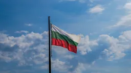 Йотова лидирует в первом туре выборов президента Болгарии с 35,3%
