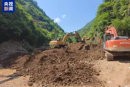 甘肃陇南突发山体滑坡 21名林业工人遇难