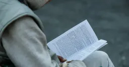 Какое значение имеет книга, когда речь идет о человеческих жизнях?