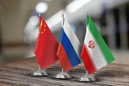 Трое в одной лодке: Китай и Россия пришли на помощь Ирану в войне с США, увидев новые возможности для себя