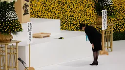 高市“8·15”致辞不谈“反省”  四阁僚参拜靖国神社