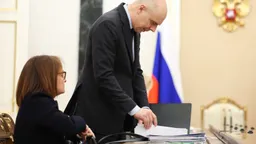 «Дыра» в бюджете РФ продолжает расти: ждать ли новое повышение налогов осенью