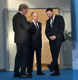 «Поставить на заморозку все это дело»