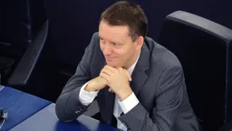 Президент Румынии предложил на пост премьер-министра Зигфрида Мурешана