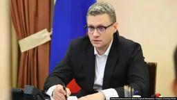 Губернатор Вологодской области остался без бензина на трассе