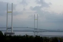 新鸭绿江大桥通车，中朝贸易关系升温