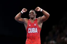 В Кыргызстан прибыл пятикратный олимпийский чемпион Михаин Лопес