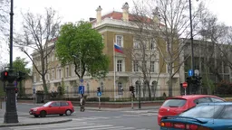 Венгрия решила выслать 10 российских дипломатов: чем ответит Москва