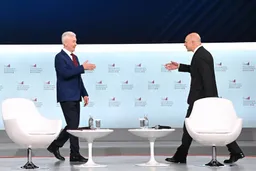 Бюджет вышел на Манеж