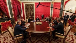 Путин на переговорах с посланниками Трампа заявил, что «успешно продвигается» в Украине и добьется «целей СВО»