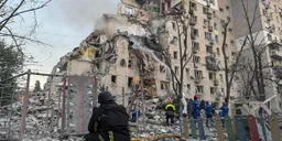 13 человек погибли при российской атаке на Киев, десятки получили ранения