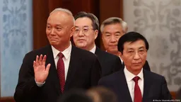 蔡奇现身海滨度假地 北戴河会议开始了？