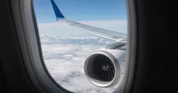恐怖乘客狂發簡訊「我要劫機」 機長秒鎖駕駛艙帶156人掉頭
