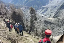 图集｜冰川雪崩引发中尼边境特大泥石流 已致474人遇难超1500人失联