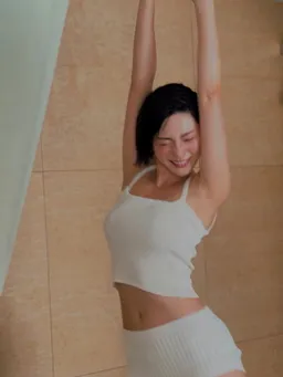 NANA《挑情醜聞》身材太犯規！171cm纖細曲線怎麼練？「空腹吃Ghee」5個管理秘訣