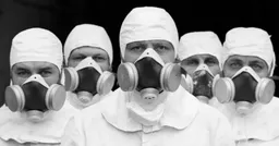 Перечитывает Брэдбери и думает о будущем