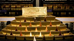 Рынок золота и центробанки: Россия и Казахстан продают, Польша и Китай покупают