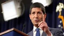 ФРС впервые с 2023 года единогласно повышает ставку, вопреки Трампу