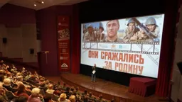 Школьников и студентов предложили загонять на киносеансы с «правильными» историческими фильмами