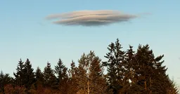 UFO又出現了？墨西哥驚見「鑽石型神秘飛行物」懸軍機下