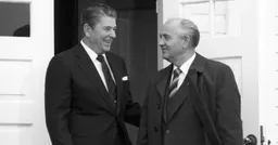 40 лет исторической встрече в Рейкьявике президентов СССР и США — Горбачева и Рейгана