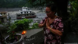 灾区失联人数逼近3000  幸存者讲述获救经历