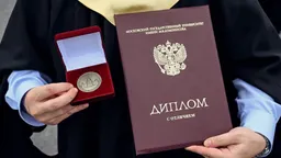 Минобрнауки анонсировало реформу вузов, а в школах запретили телефоны на уроках