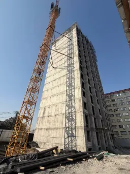 За нарушения при работе с краном стройкомпанию оштрафовали на 200 тысяч сомов, специалиста – на 17 тысяч
