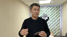 Журналист Лукпан Ахмедьяров сообщил, что его не выпустили из Казахстана на отдых с семьёй