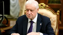 «Наживаются на людях»: Миронов нашел способ наказать барыг за перепродажу бензина