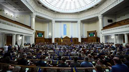 Украинский депутат Железняк: Рада ушла в отпуск на фоне кризиса