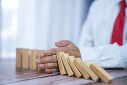 董事会要学宋仁宗，不失位，不越位：企业危机管理（五）
