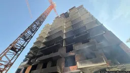 В Омске во время пожара на стройке погиб гражданин Таджикистана