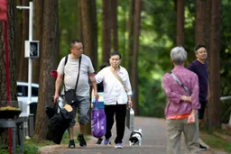 多地砸钱发展旅居康养 “抢老人”前景几何？