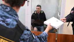 Обращавшийся к Путину генерал из команды Шойгу получил 12 лет за взятки