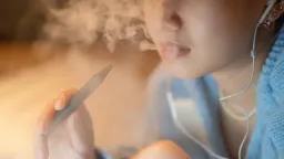 “依托咪酯”毒品危机：为何在东亚青少年间蔓延？