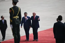 特朗普“怒斥”中国，但仍寻求与习近平建立良好关系