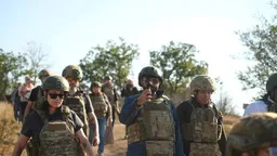 Иностранным журналистам устроили пресс-тур в оккупированный Старобельск.