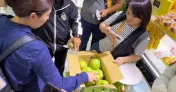花蓮文旦柚亮相北京 民眾嘗鮮「秒殺」售罄