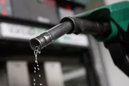 Кыргызстан нацелен на увеличение поставок нефтепродуктов из Китая: переговоры с Sinopec в Урумчи