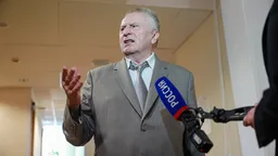 Путин: в современных условиях не хватает Жириновского