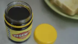 澳洲囚犯争取吃Vegemite酱败诉，为何狱中禁止“国民食物”？